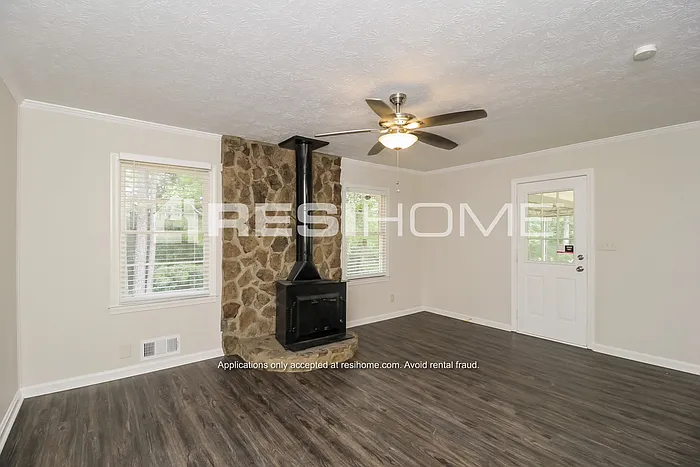 2931 Birchwood Way SW — Photo 7
