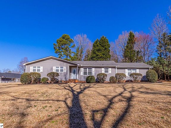 2nd image of 905 Brentwood Way