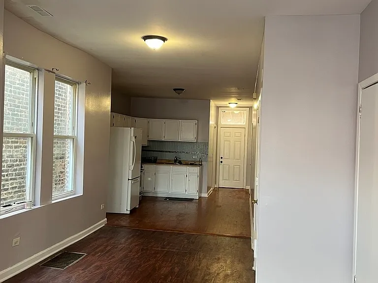 3057 W Flournoy St #2 — Photo 2