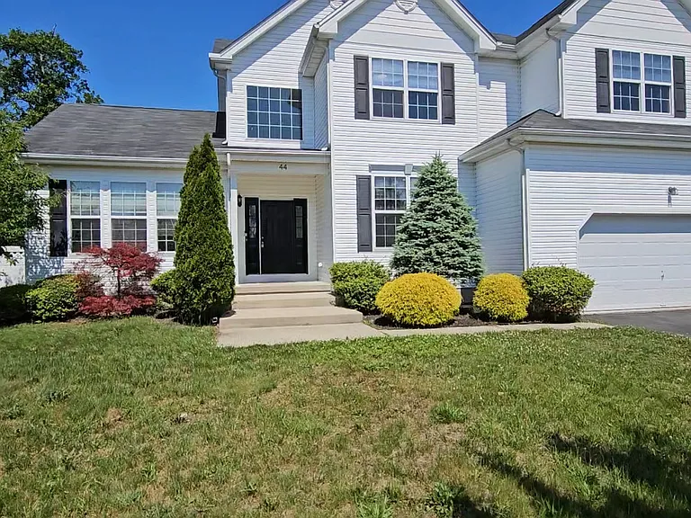 44 Imperial Pl — Photo 2