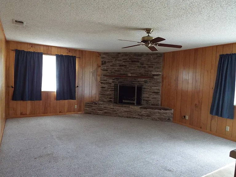 52 Meadows Ln — Photo 6