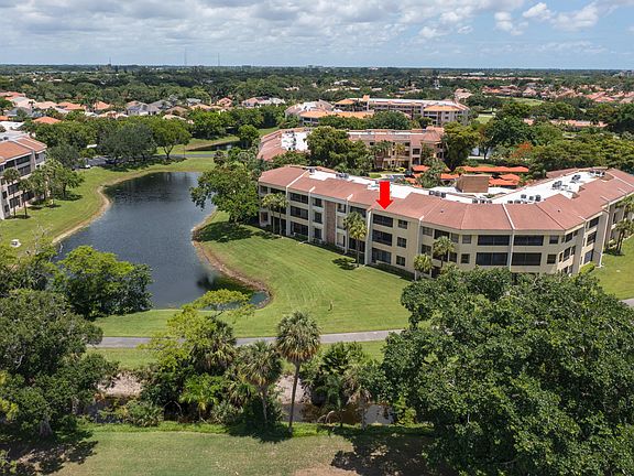 5th image of 7520 La Paz Boulevard #104