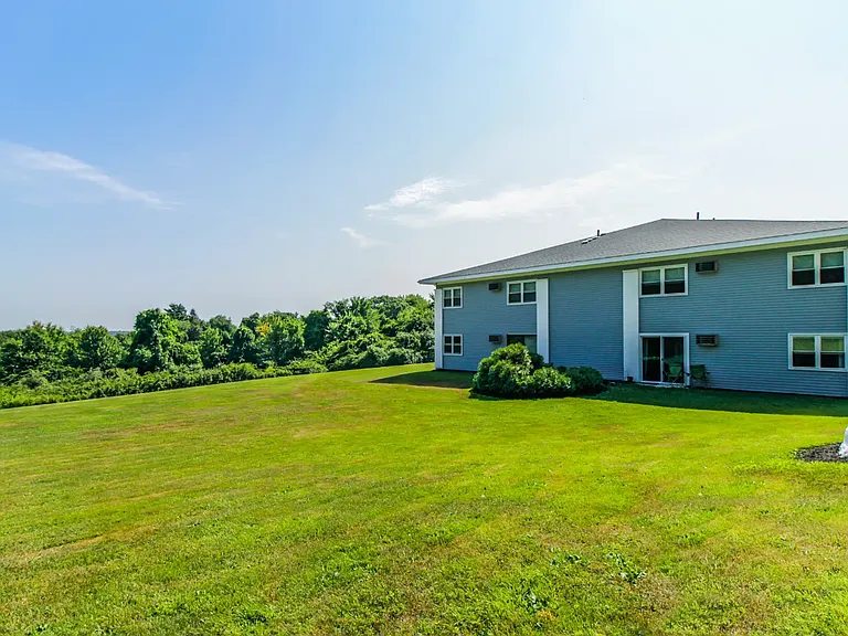 Country Manor - Pomfret — Photo 20