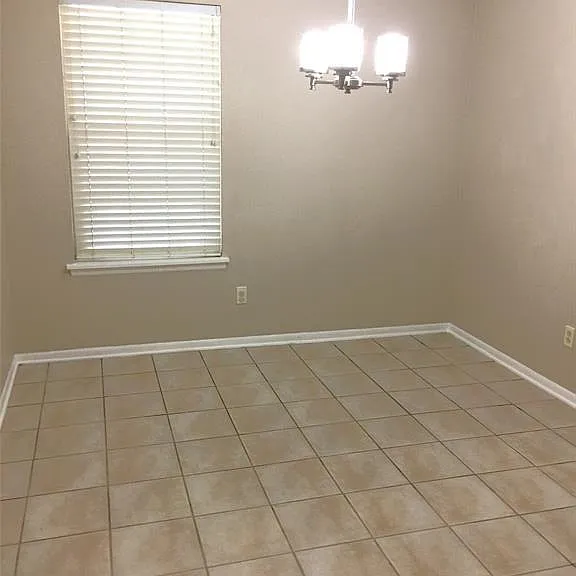 3515 Castledale Dr — Photo 16