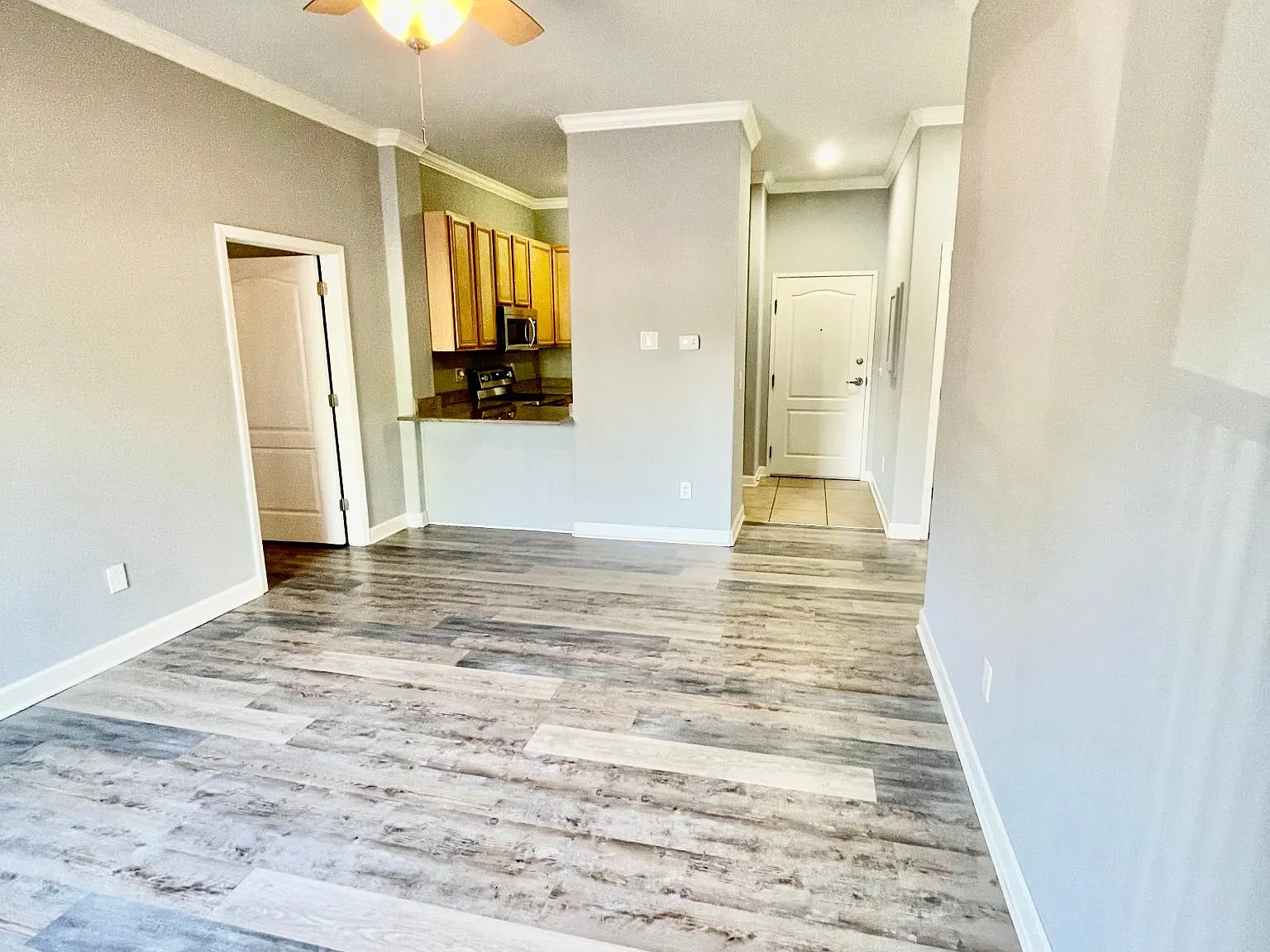 1001 S Church St — Photo 2