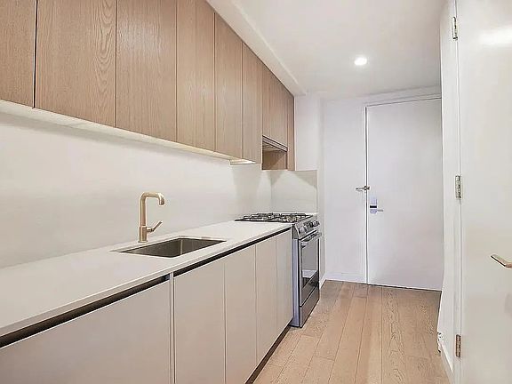 2nd image of 3 Court Sq #2701