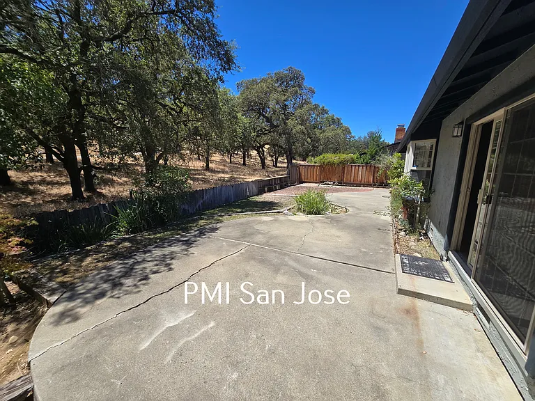 900 Susan Ct — Photo 22