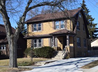 514 68th Pl, Kenosha, WI 53143