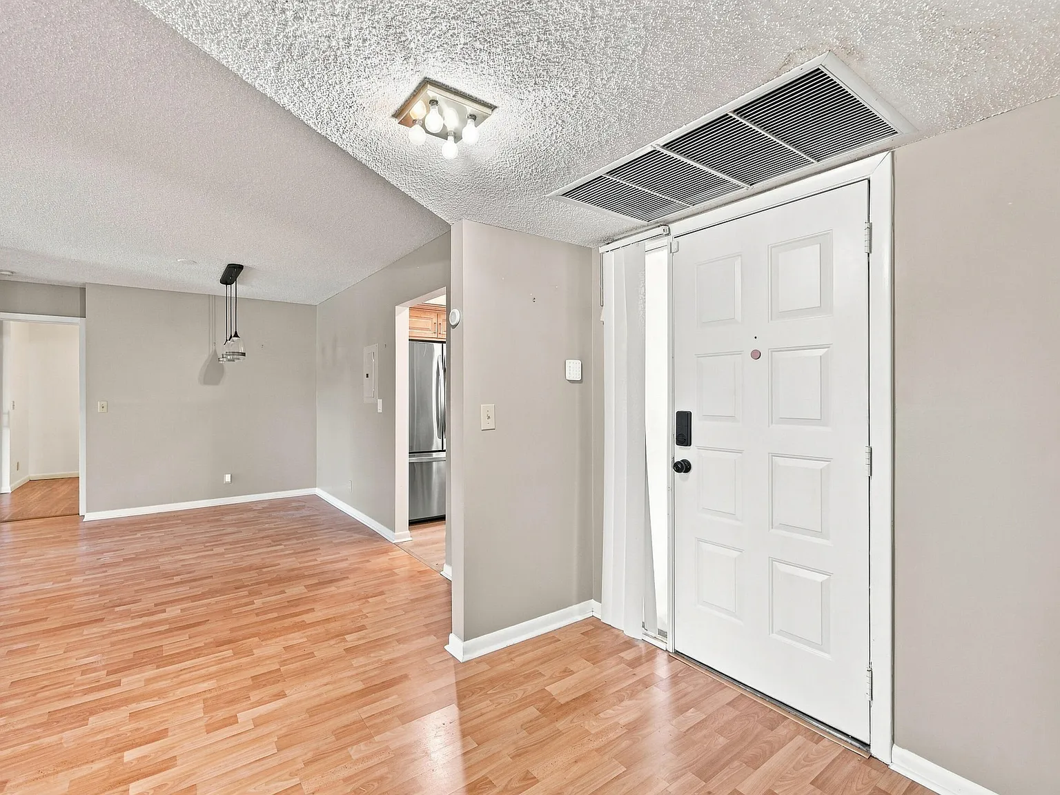 2 bed, 2.0 bath, 978 sqft, $2,150 — Photo 3