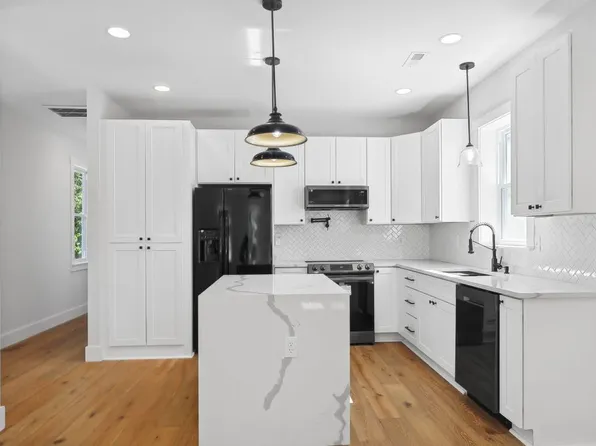 1524 W St SE, Washington, DC