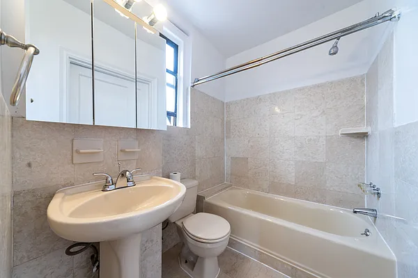 Rented by Platinum Properties | media 5