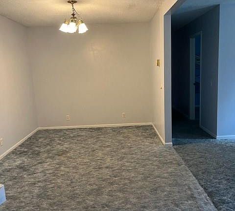 5th image of 1018 Preston Ct