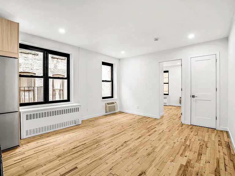 315 E 95th St #2A — Photo 1