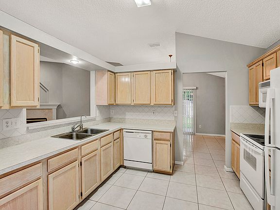 Kitchen (new dishwasher not pictured)