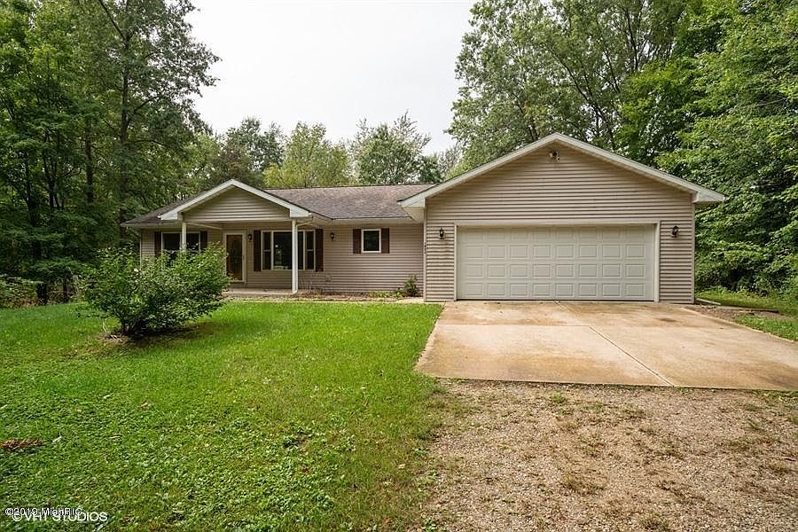 1st image of 4636 Poplar Ln