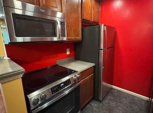 38 White Pine Cir APT 302, Stafford, VA 22554