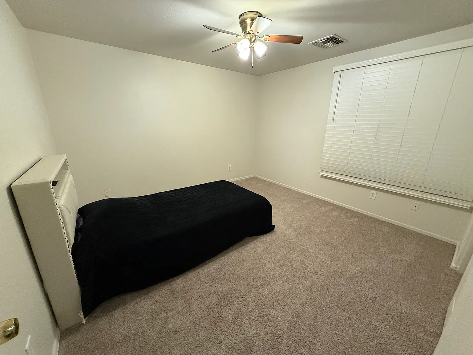 Bedroom — Photo 2