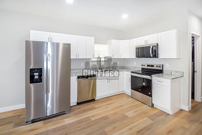 1722 Ingram St #A — Photo 8