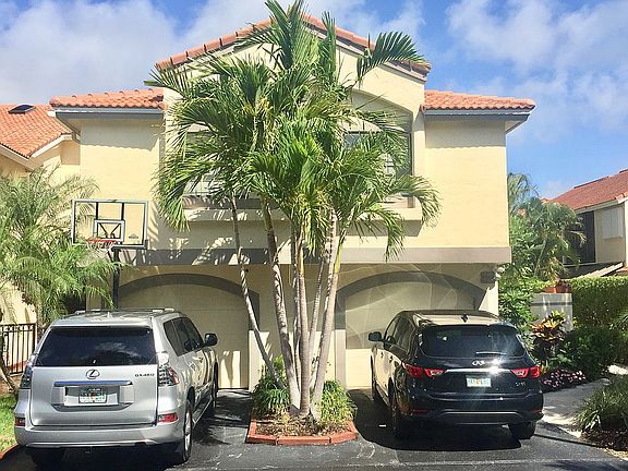 2nd image of 3520 Magellan Cir APT 737