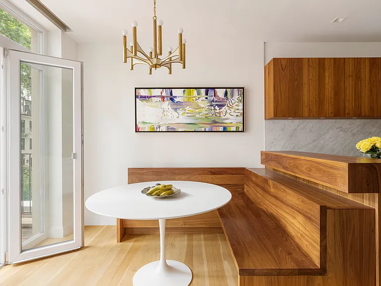 225 E 48th St #TOWNHOUSE — Photo 11