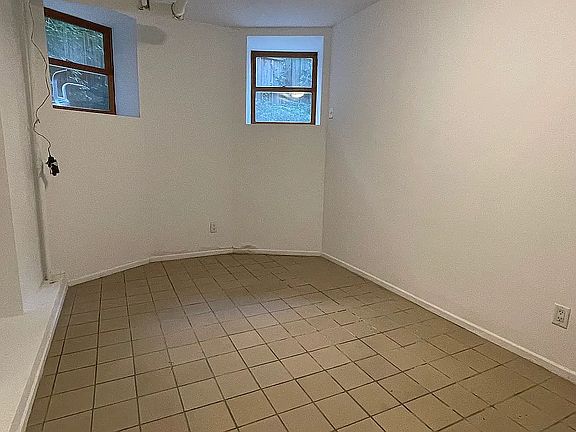 5th image of 337 W 14th St APT 2