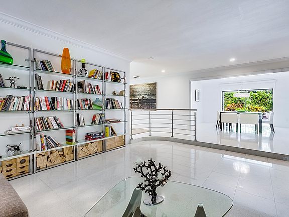 3rd image of 5825 Olivos Dr