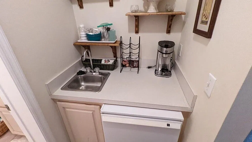 Studio, 415 sqft, $1,430 — Photo 2