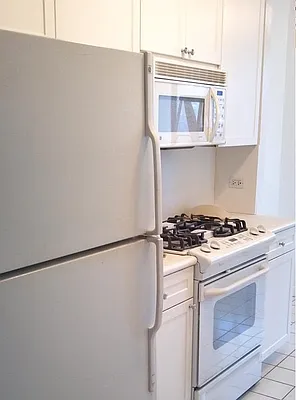 Rented by Olnick Organization | media 7