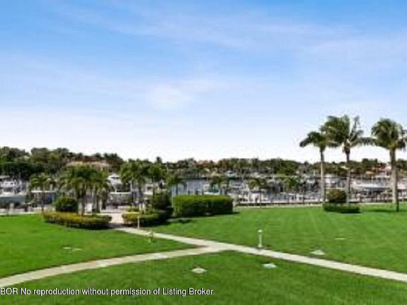 2nd image of 842 Bay Colony Dr S #842