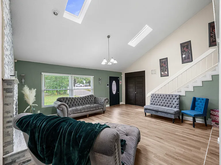 1110 E Lakeshore Blvd #3 — Photo 8