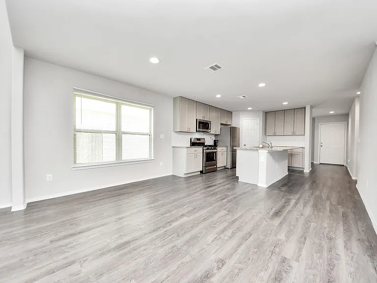 4231 Tulip Oak Dr — Photo 13