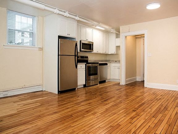 3rd image of 1465 W 33rd St APT 104