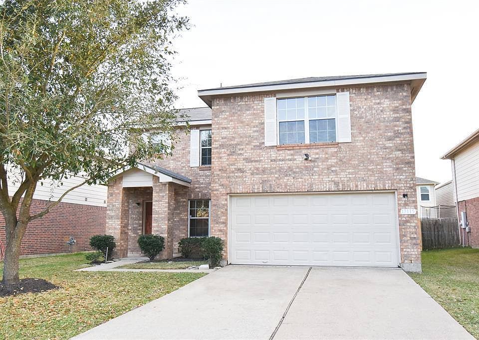 1st image of 17115 Hilton Hollow Dr