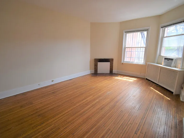 2112 O St NW — Photo 4