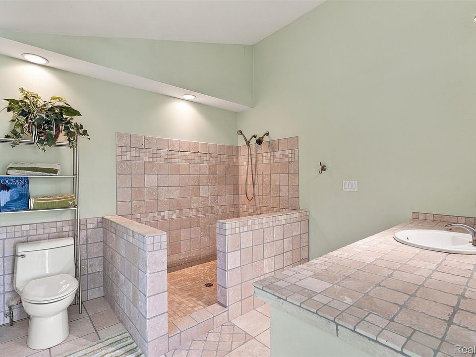 804 E Avon Rd, photo 19