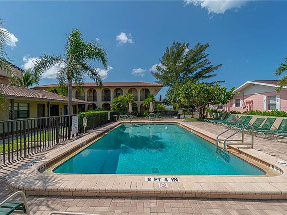 4th image of 1770 Gulf Blvd Unit 2