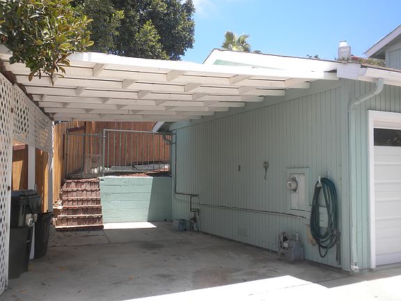 CARPORT