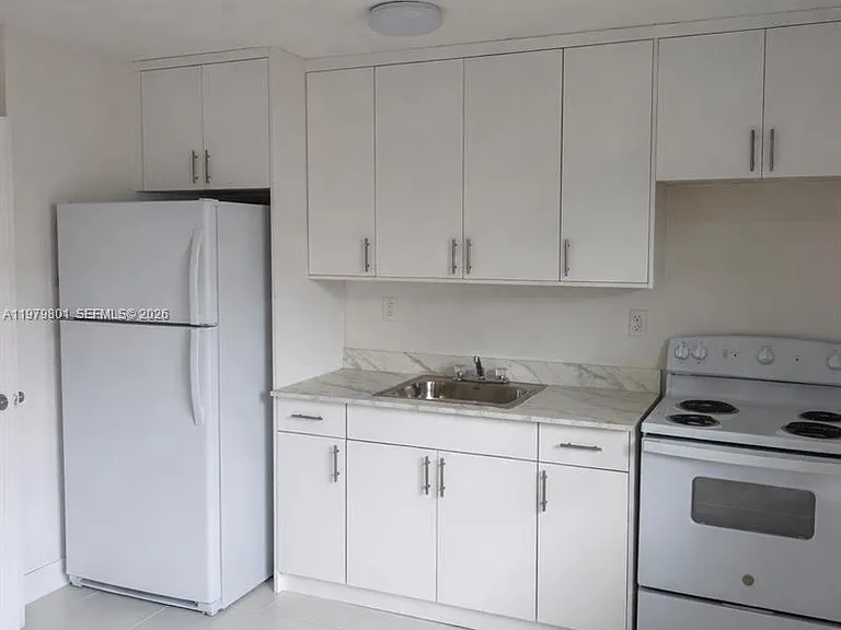 1077 NW 45th Ave #0 — Photo 2