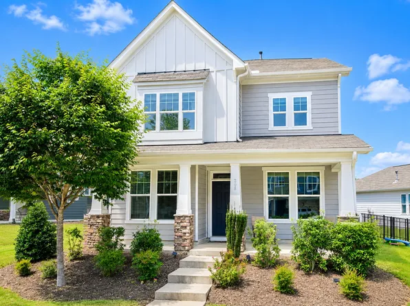 208 Daisy Grove Ln, Holly Springs, NC 27540