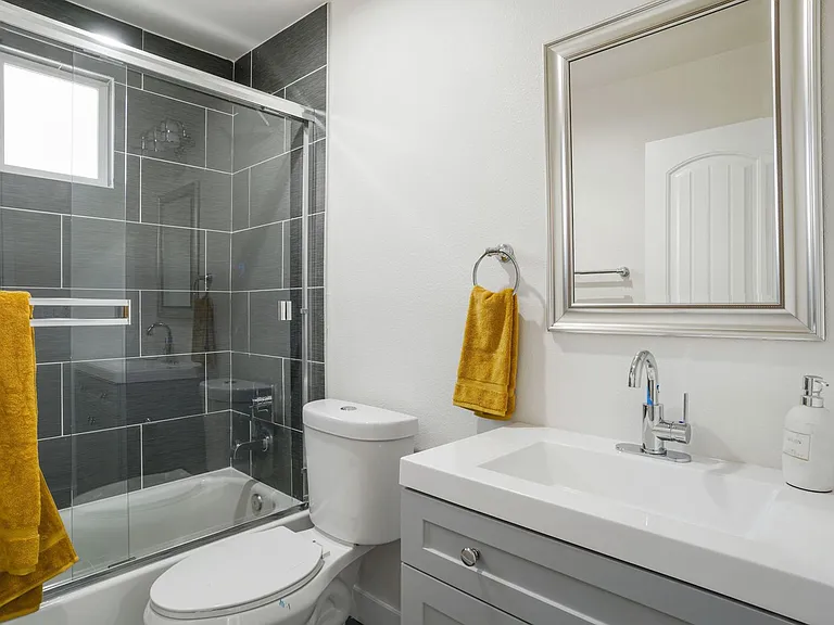 4553 Texas St — Photo 12