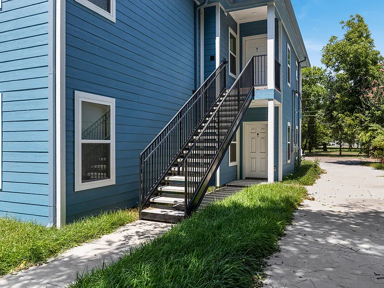 1215 Kellum St #1 — Photo 13