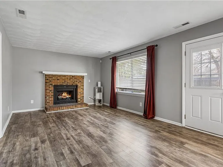 4868 Boxford Rd — Photo 11