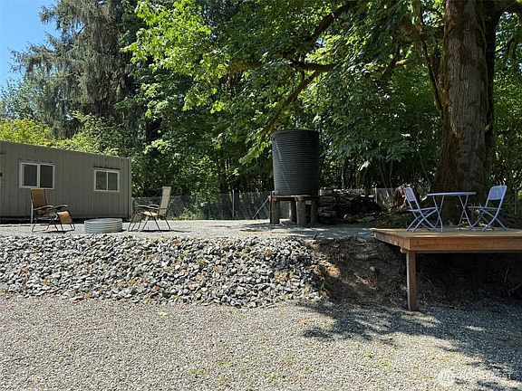 5th image of 22829 N River Drive