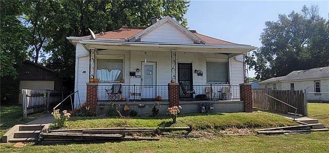 2nd image of 2106 S 9th St
