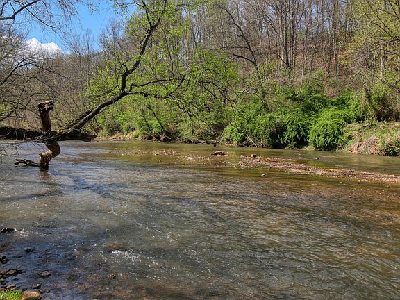 2nd image of 498 Meeks Rd