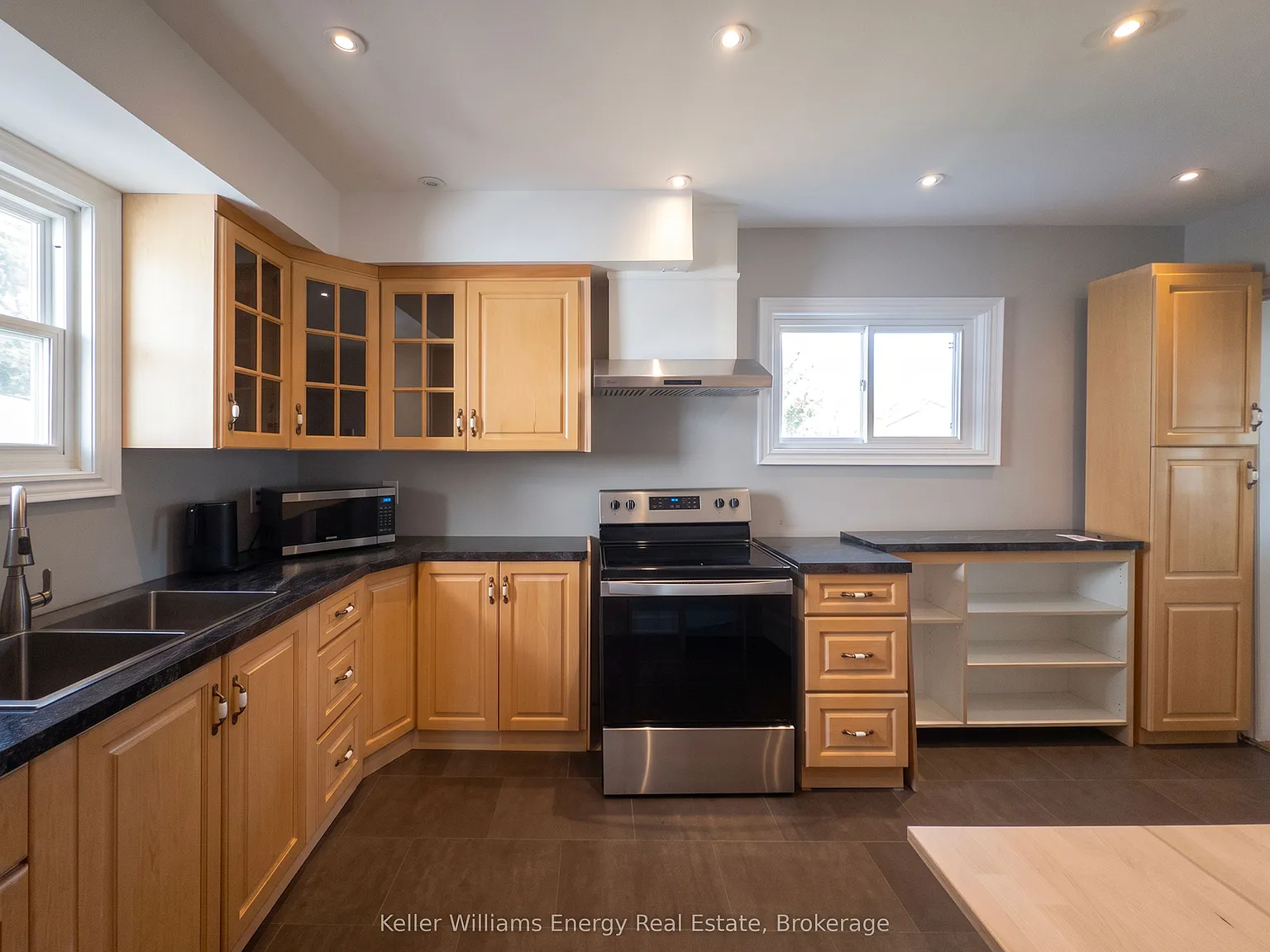 4 bed, $2,150 — Photo 3