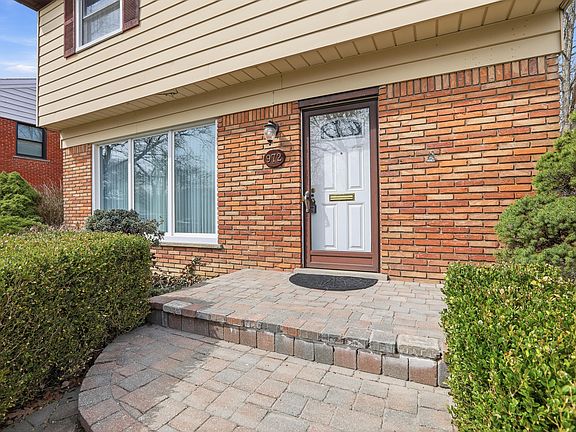 5th image of 972 Northlawn Blvd