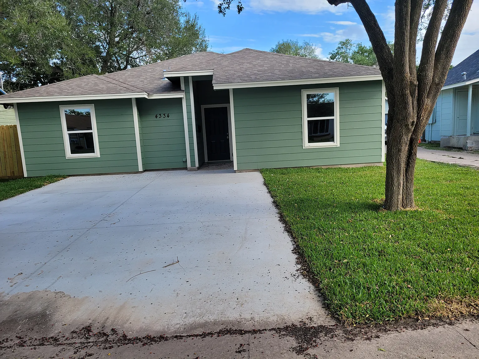 4 bed, 1550 sqft, $2,000 — Photo 1