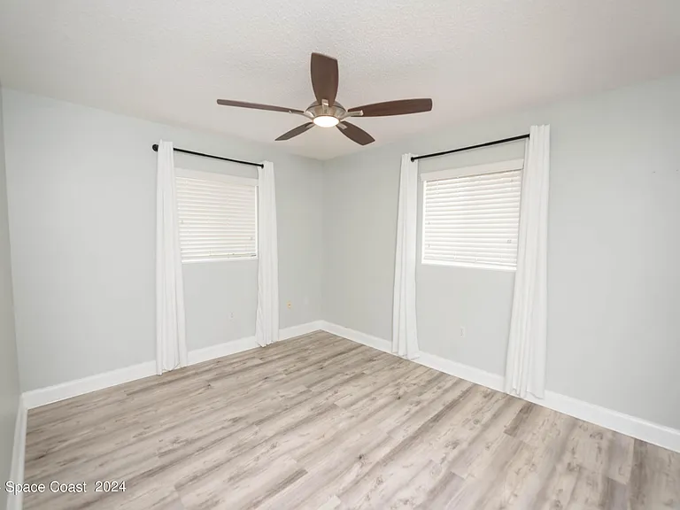 300 Nora Ave — Photo 14