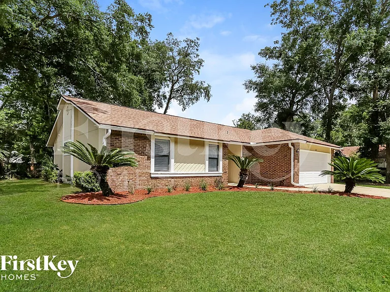 1645 E Ponderosa Pine Dr — Photo 2